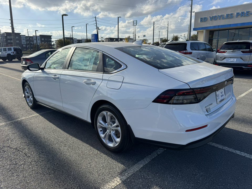 2025 Honda Accord LX photo 5