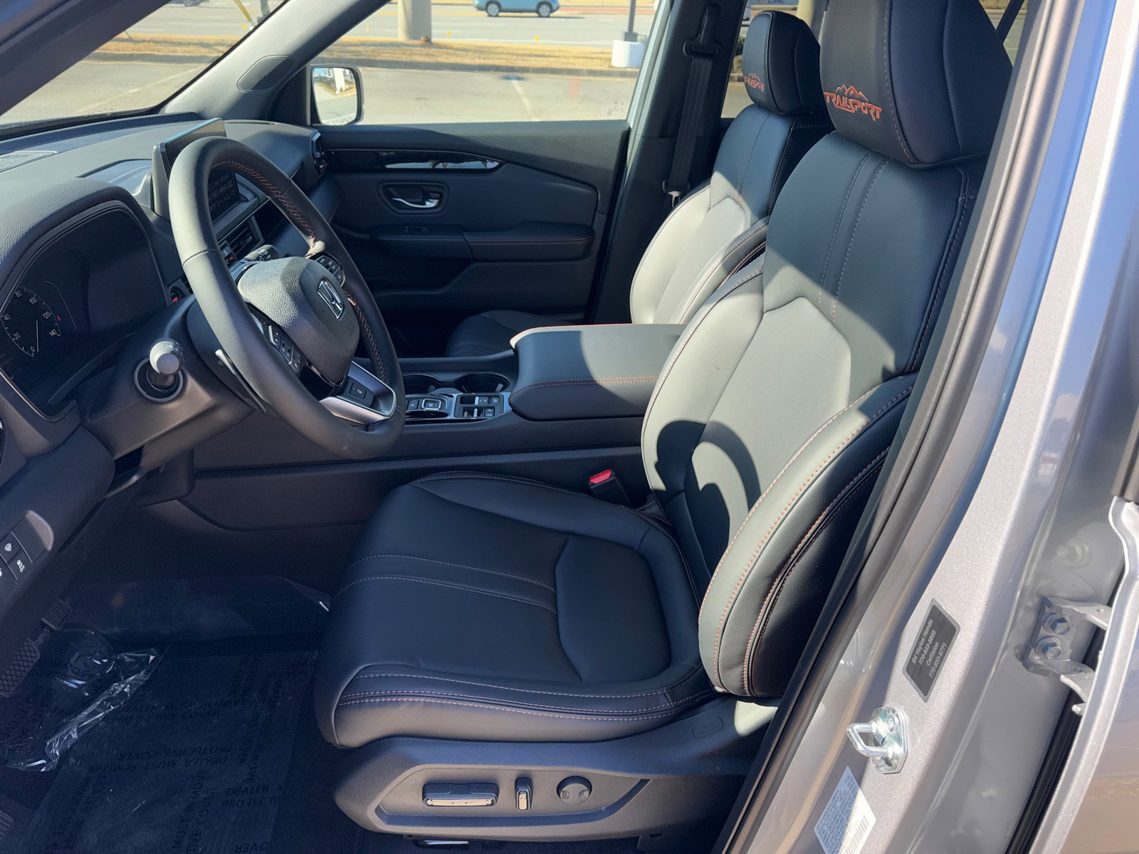 2025 Honda Pilot TrailSport photo 9