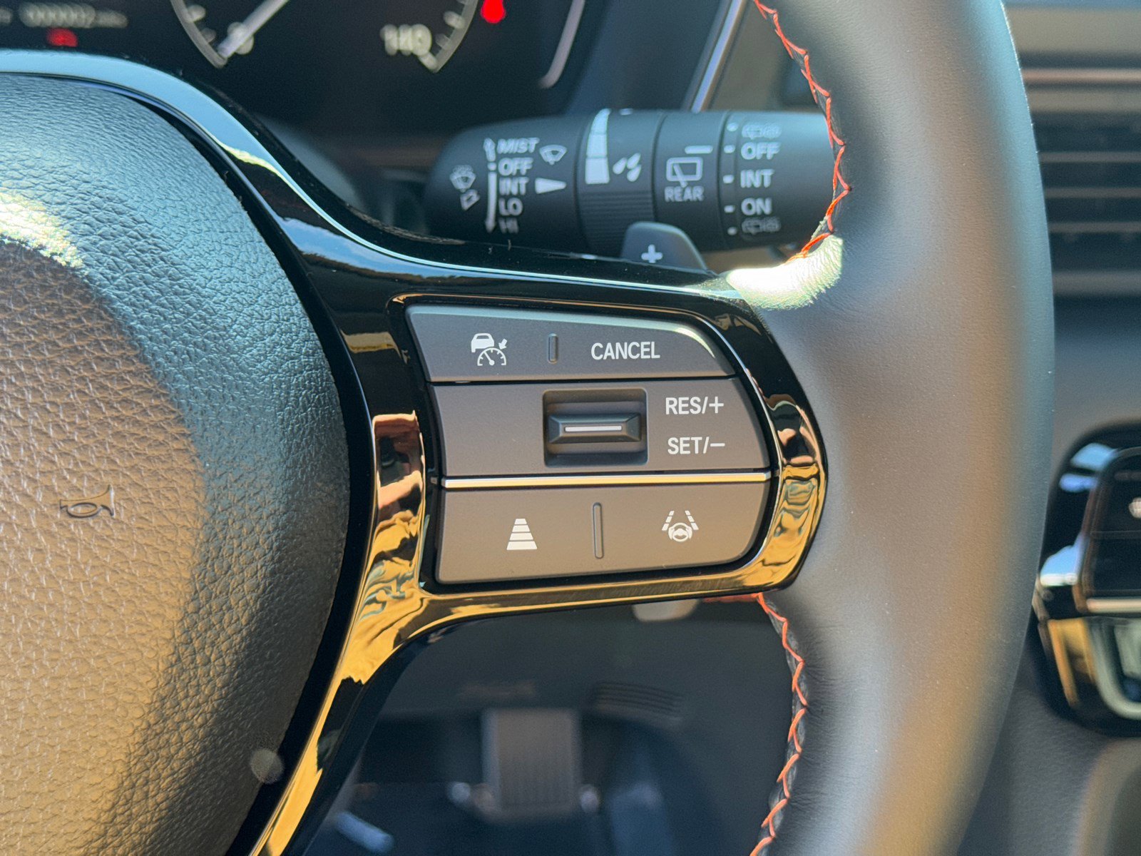 2025 Honda Pilot TrailSport photo 18