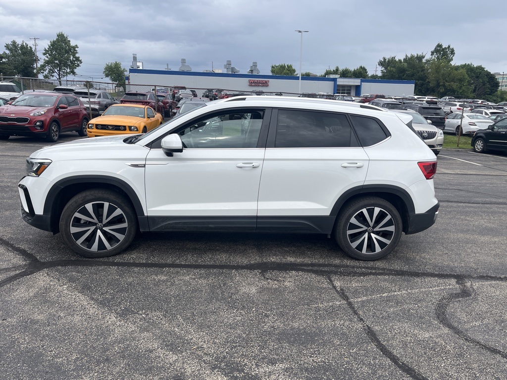 2022 Volkswagen Taos SE photo 9