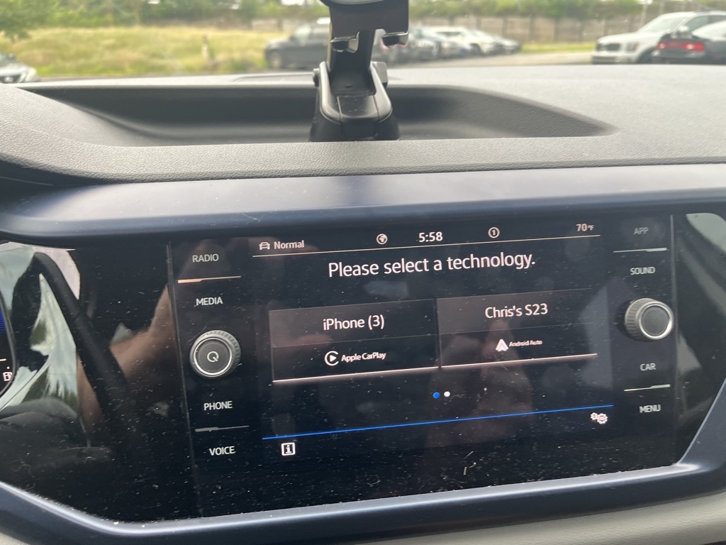 2022 Volkswagen Taos SE photo 6