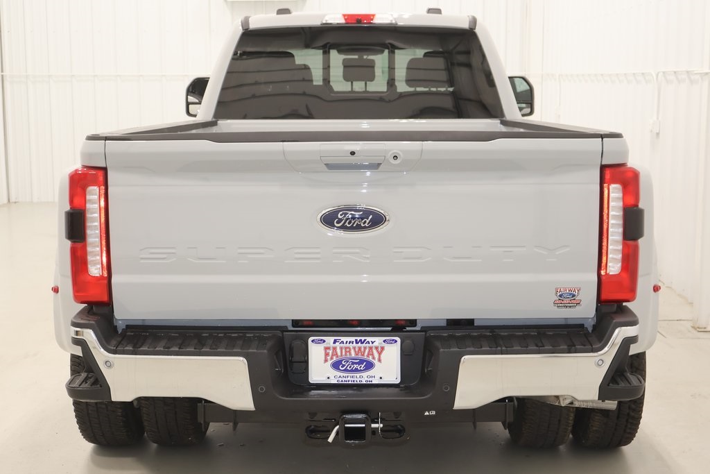 2025 Ford F-350 photo 4
