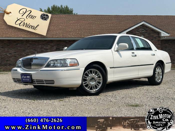 2011 Lincoln Town Car Signature Limited