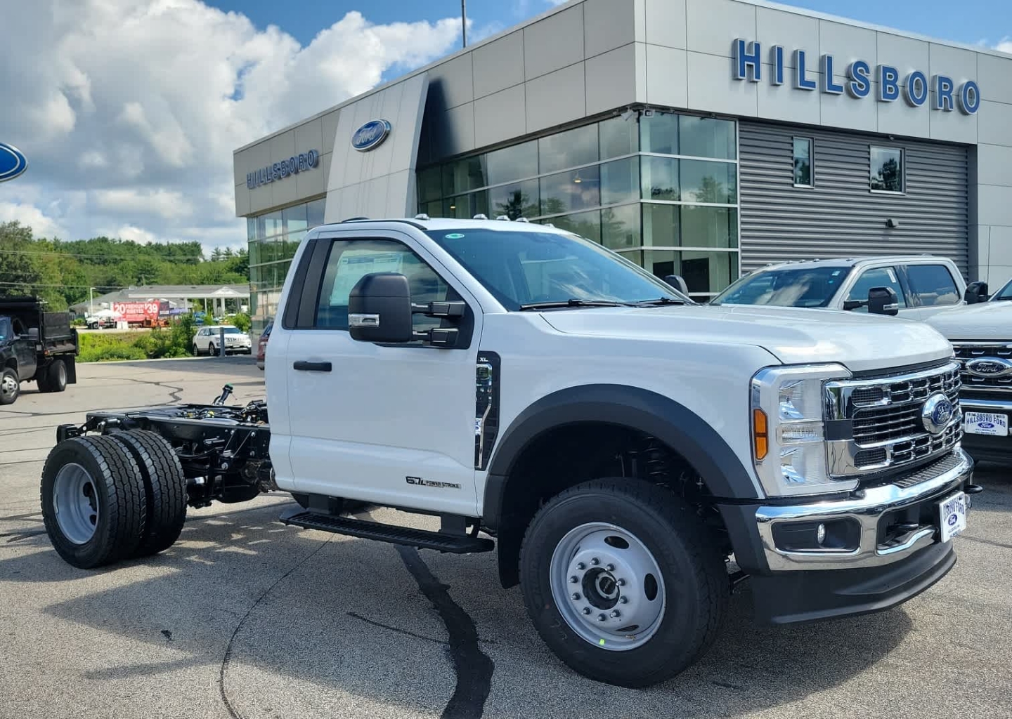 2025 Ford F-600 Super Duty Chassis Cab XL's photo