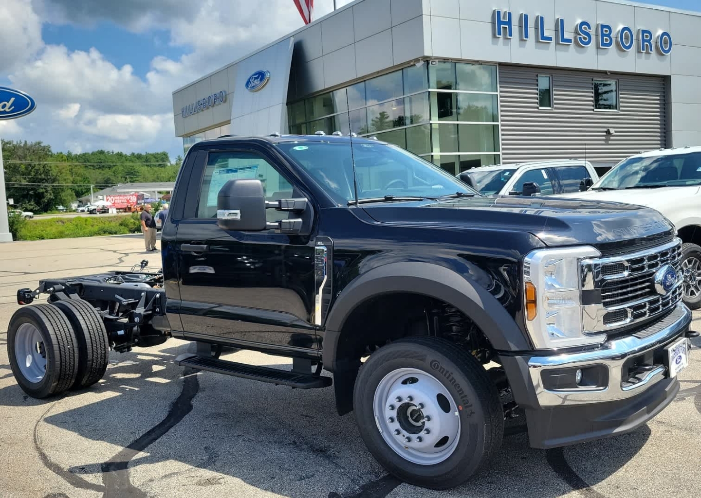 2025 Ford F-550 Super Duty Chassis Cab XL's photo