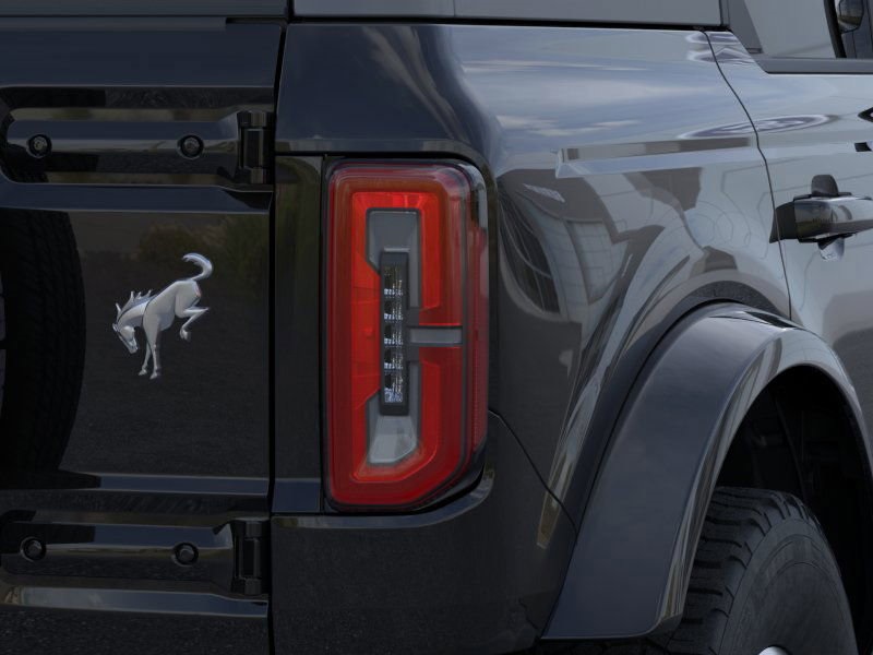 2025 Ford Bronco Outer Banks photo 5