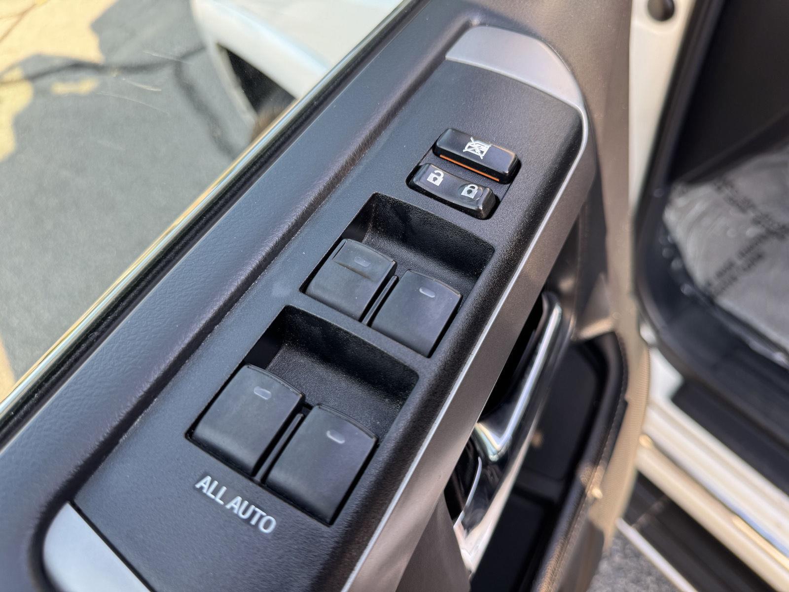 2015 Toyota 4Runner Limited photo 17