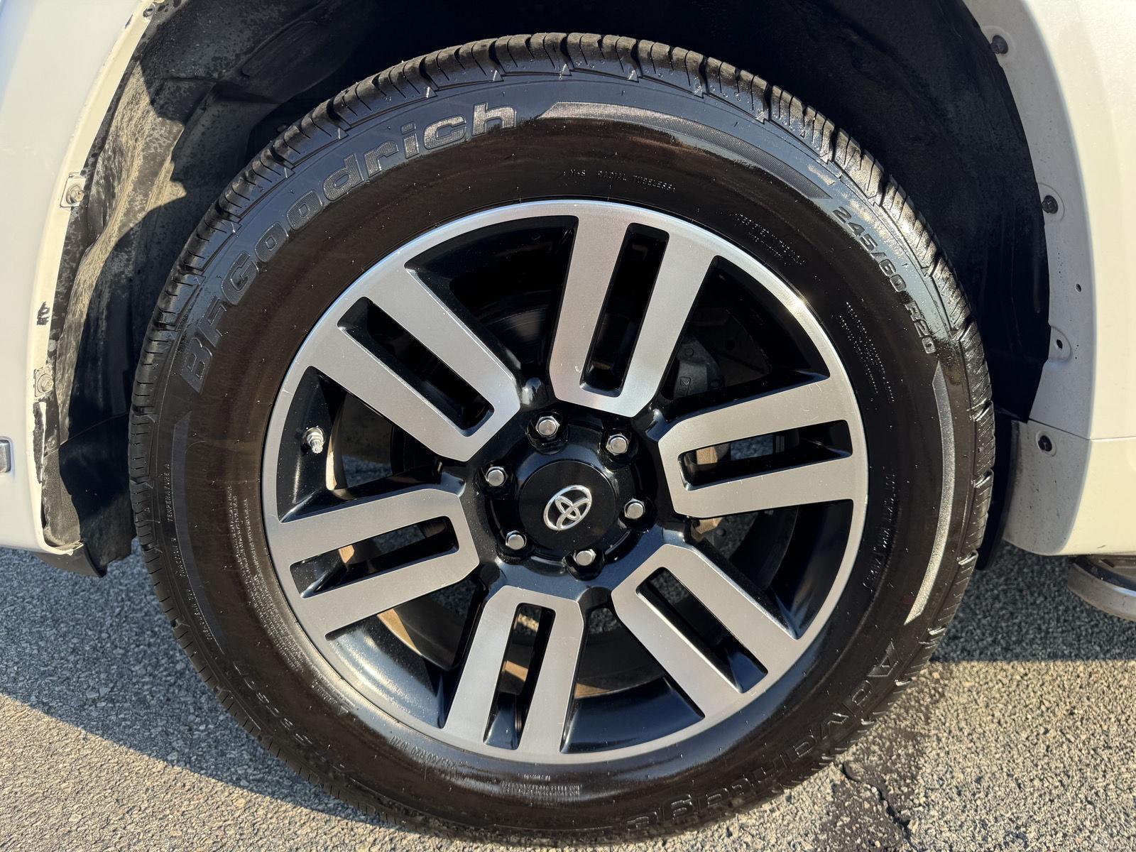 2015 Toyota 4Runner Limited photo 24