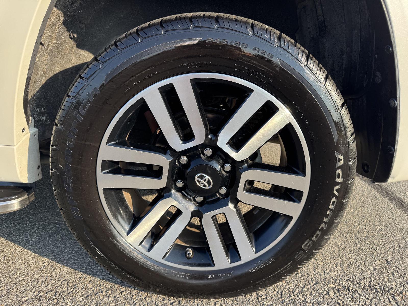 2015 Toyota 4Runner Limited photo 25