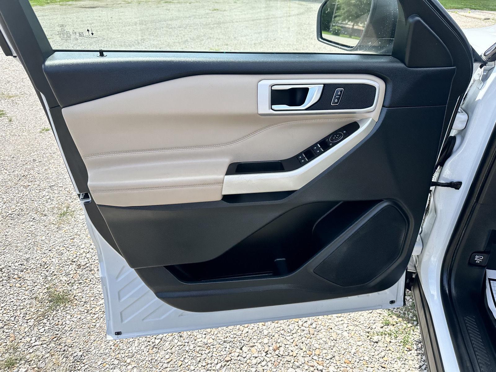 2022 Ford Explorer XLT photo 8