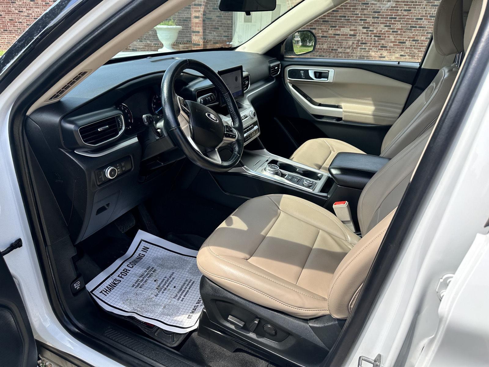 2022 Ford Explorer XLT photo 9