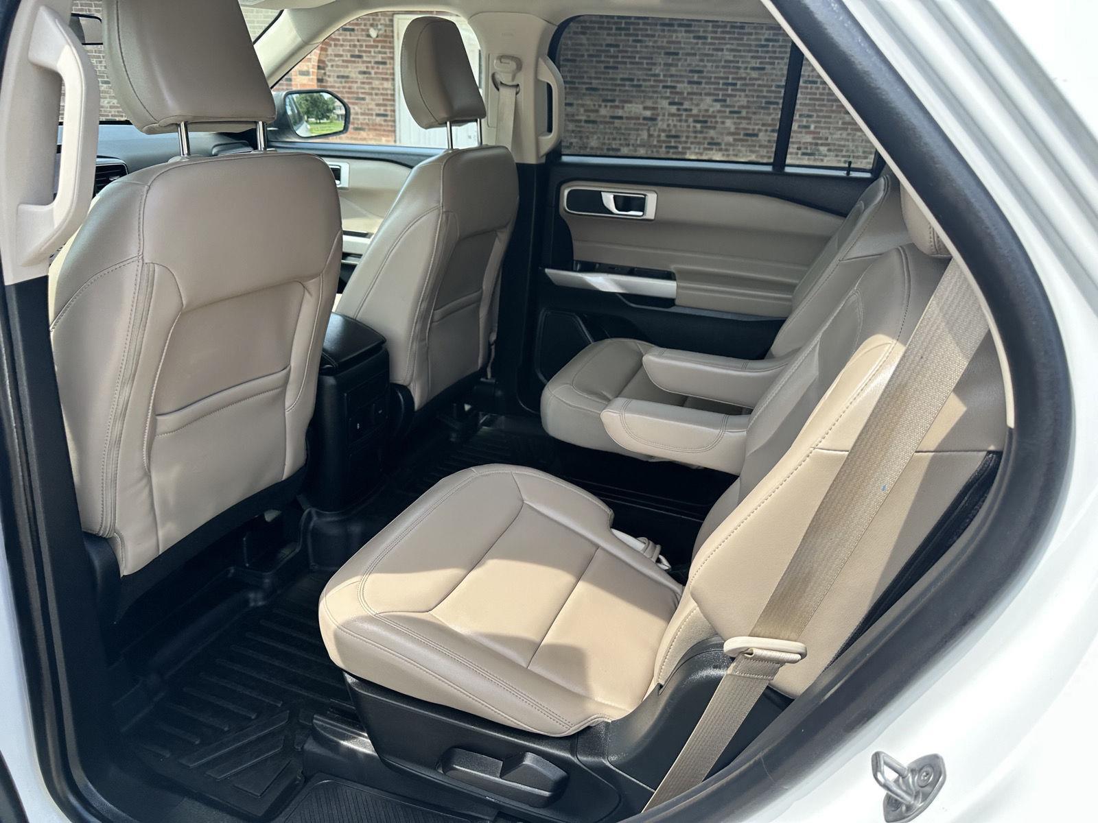 2022 Ford Explorer XLT photo 12