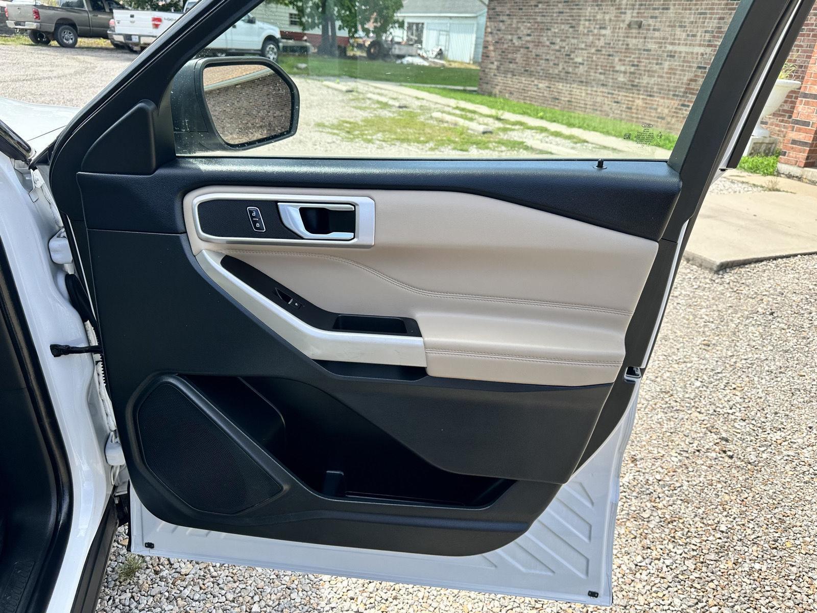 2022 Ford Explorer XLT photo 18