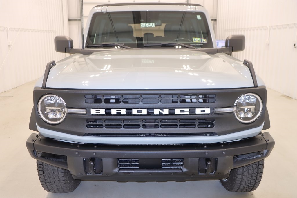 2021 Ford Bronco Black Diamond photo 2