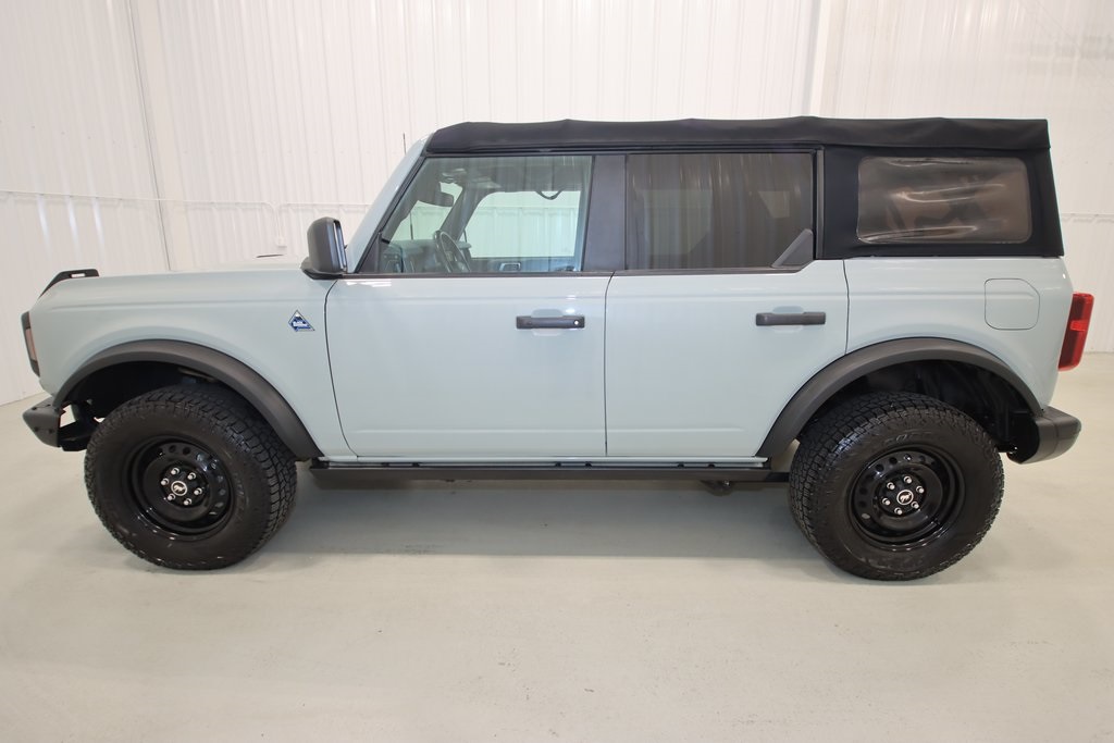 2021 Ford Bronco Black Diamond photo 4