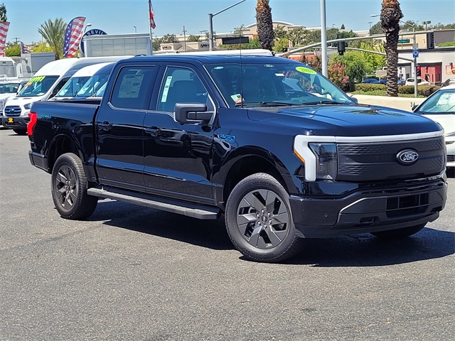 2025 Ford F-150 Lightning Flash