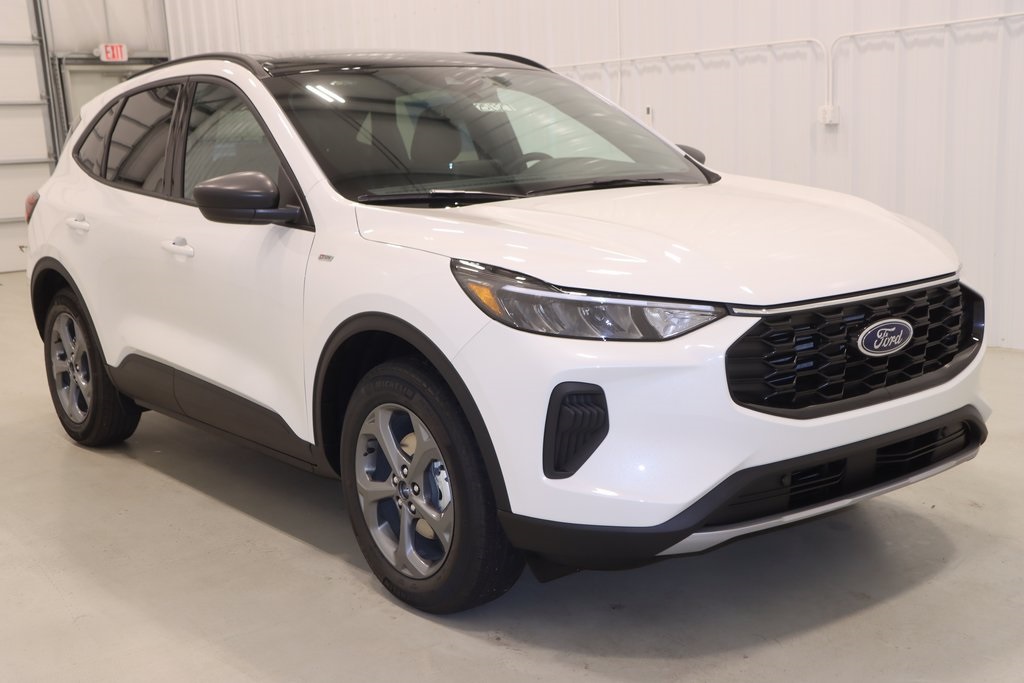 2025 Ford Escape ST-Line photo 2