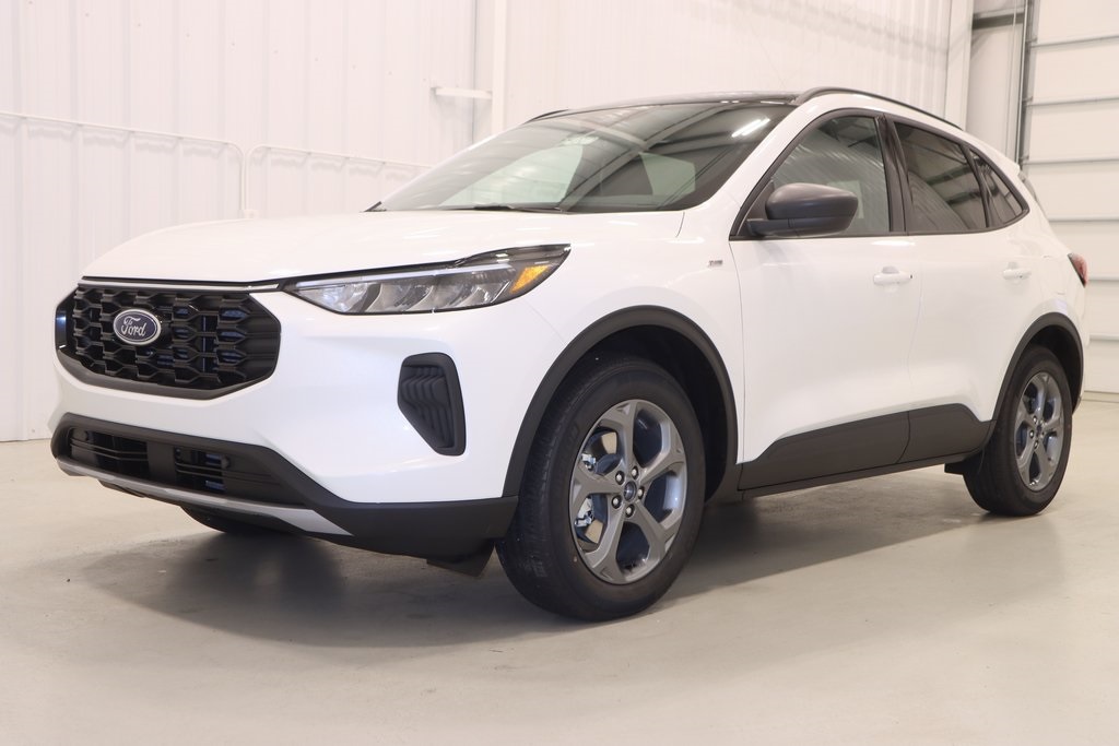 2025 Ford Escape ST-Line photo 4