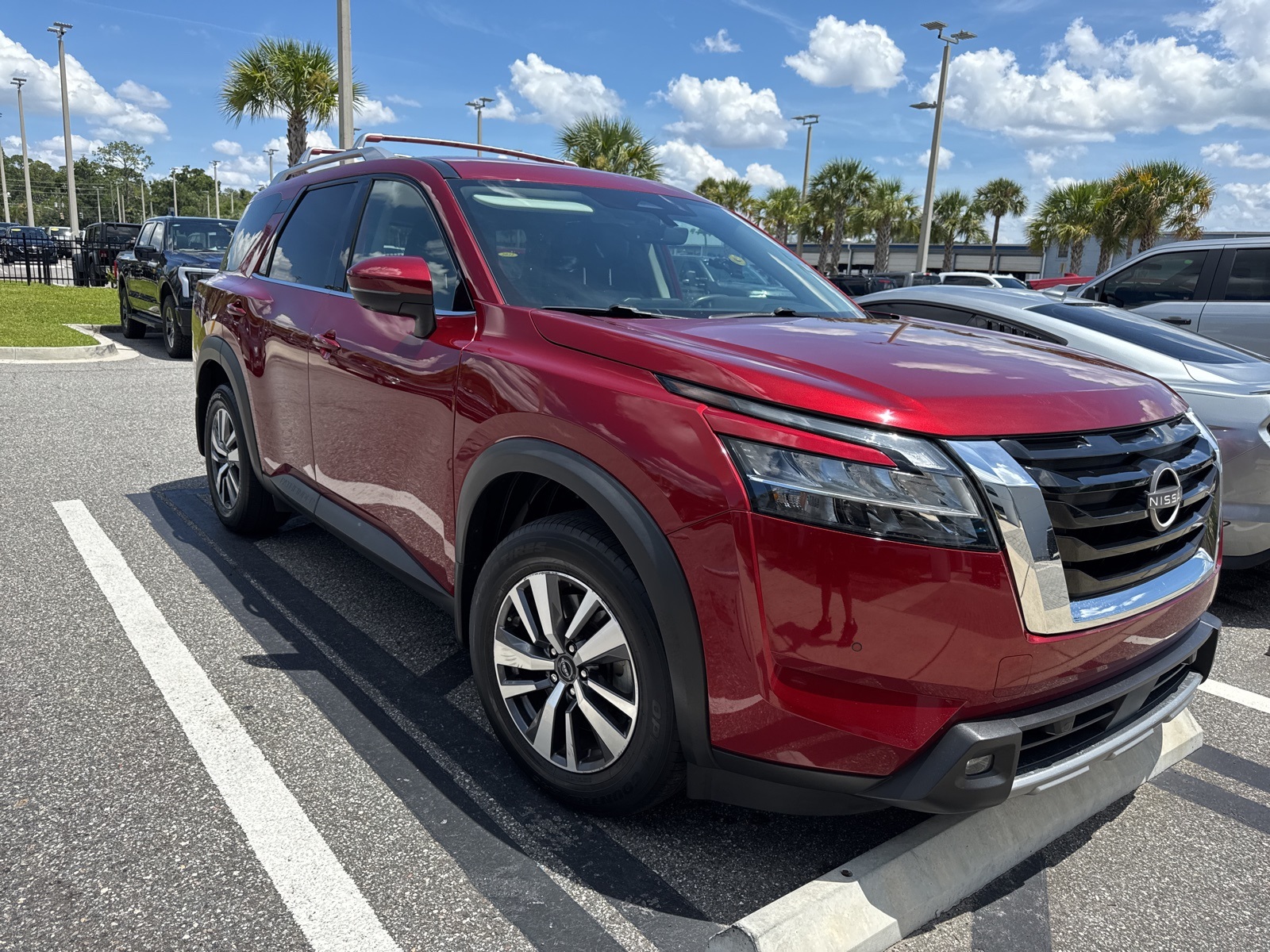Used 2023 Nissan Pathfinder SL