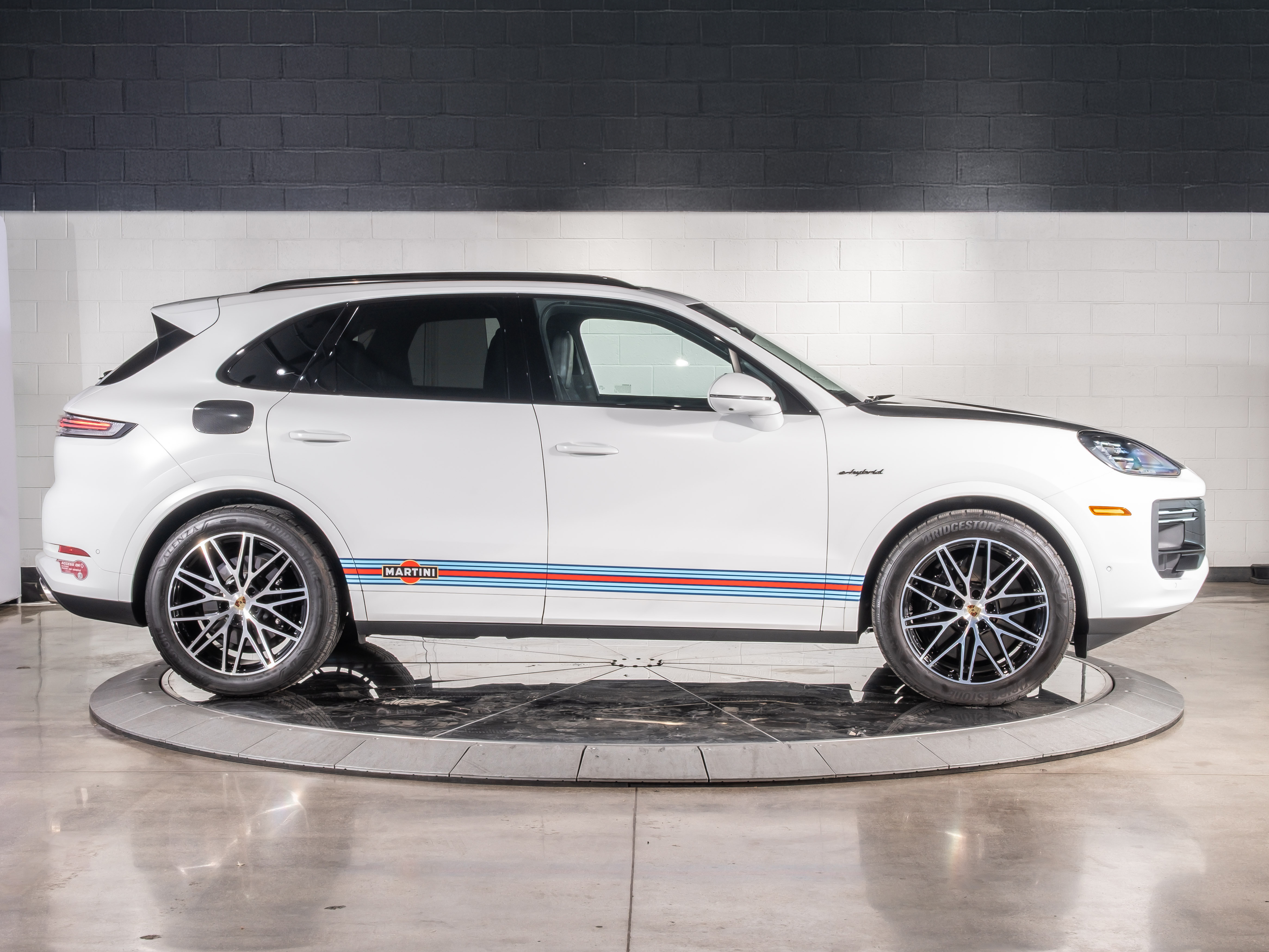 2024 Porsche Cayenne E-Hybrid Turbo photo 6