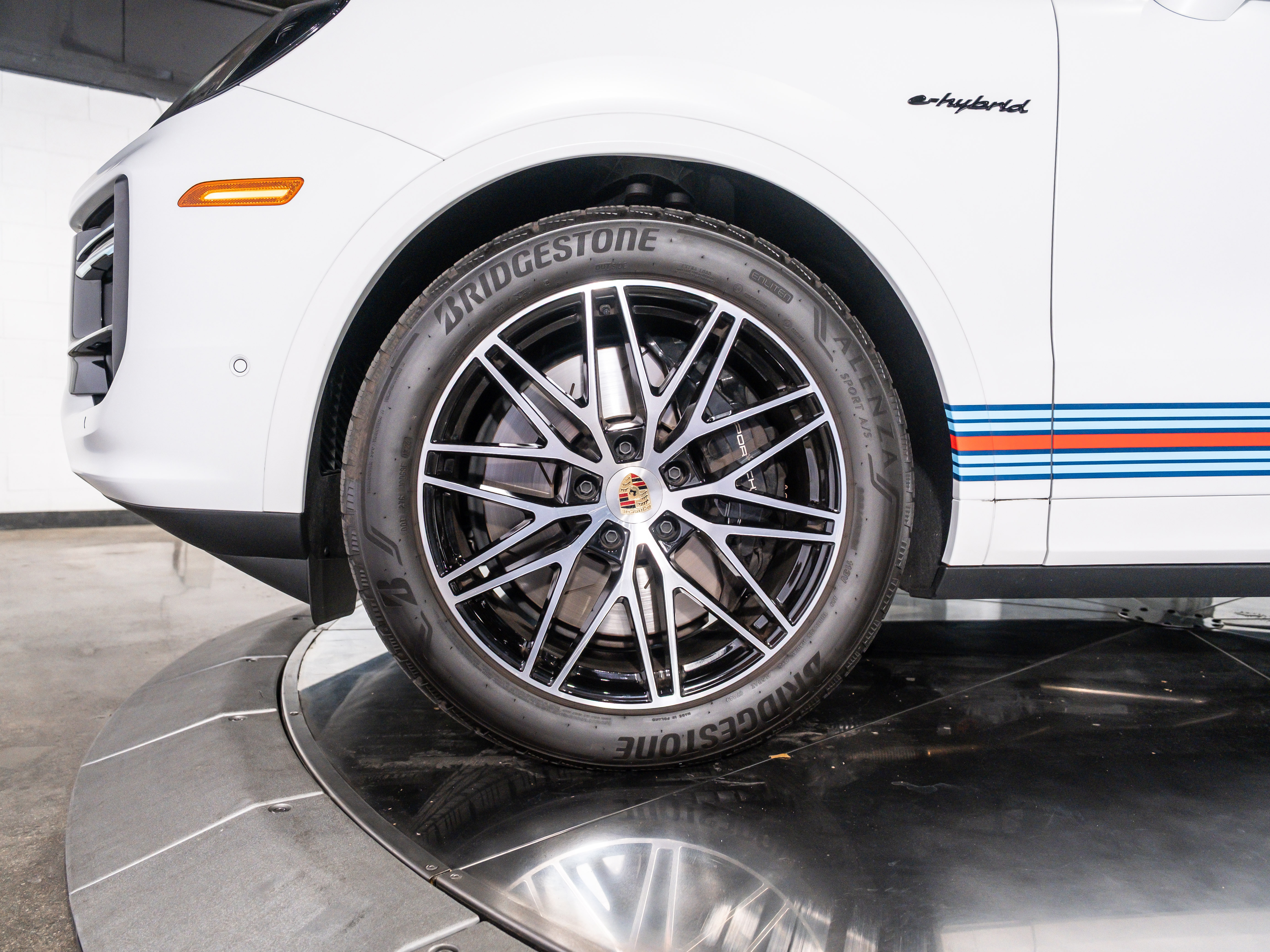 2024 Porsche Cayenne E-Hybrid Turbo photo 15