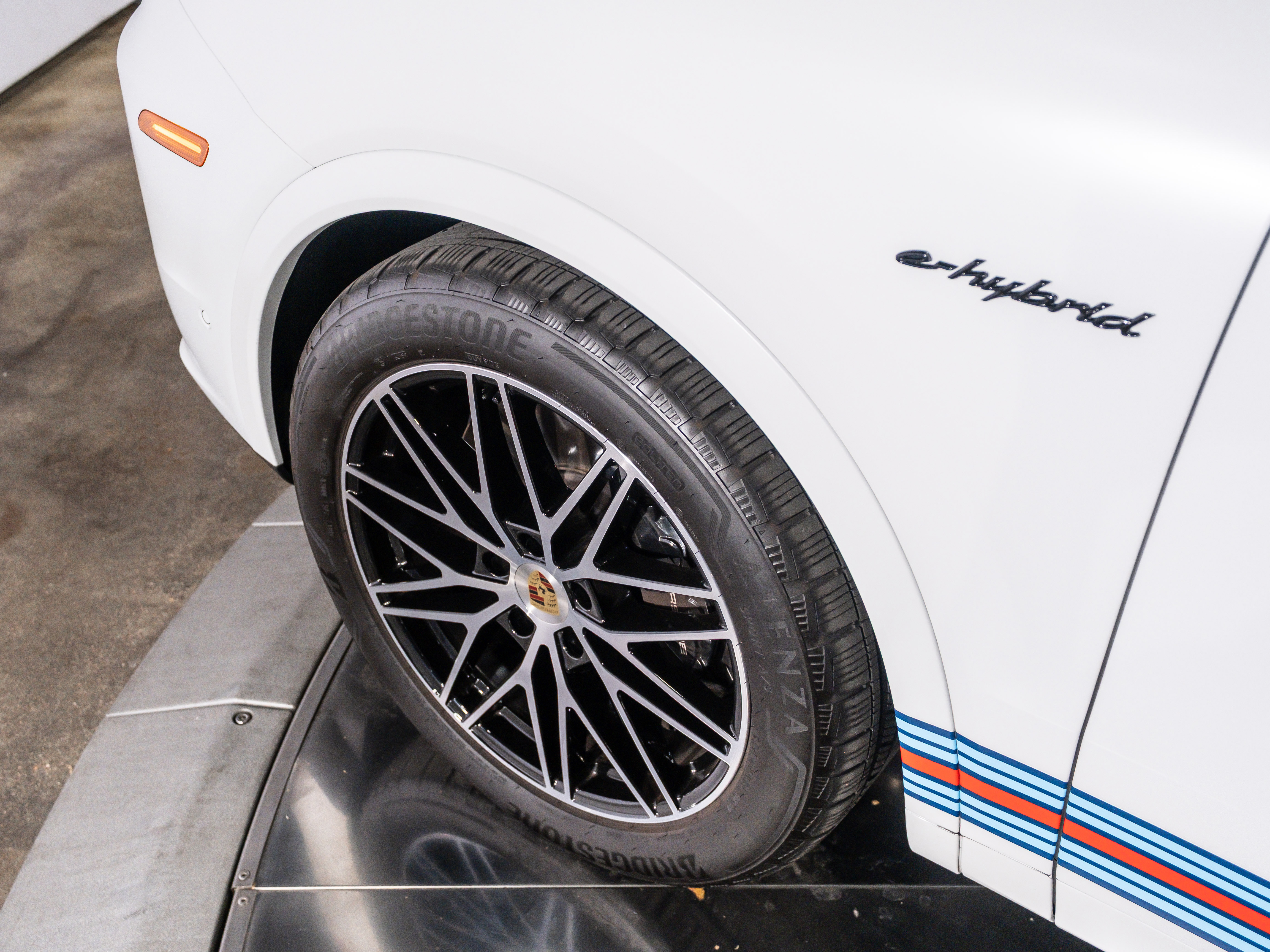 2024 Porsche Cayenne E-Hybrid Turbo photo 16
