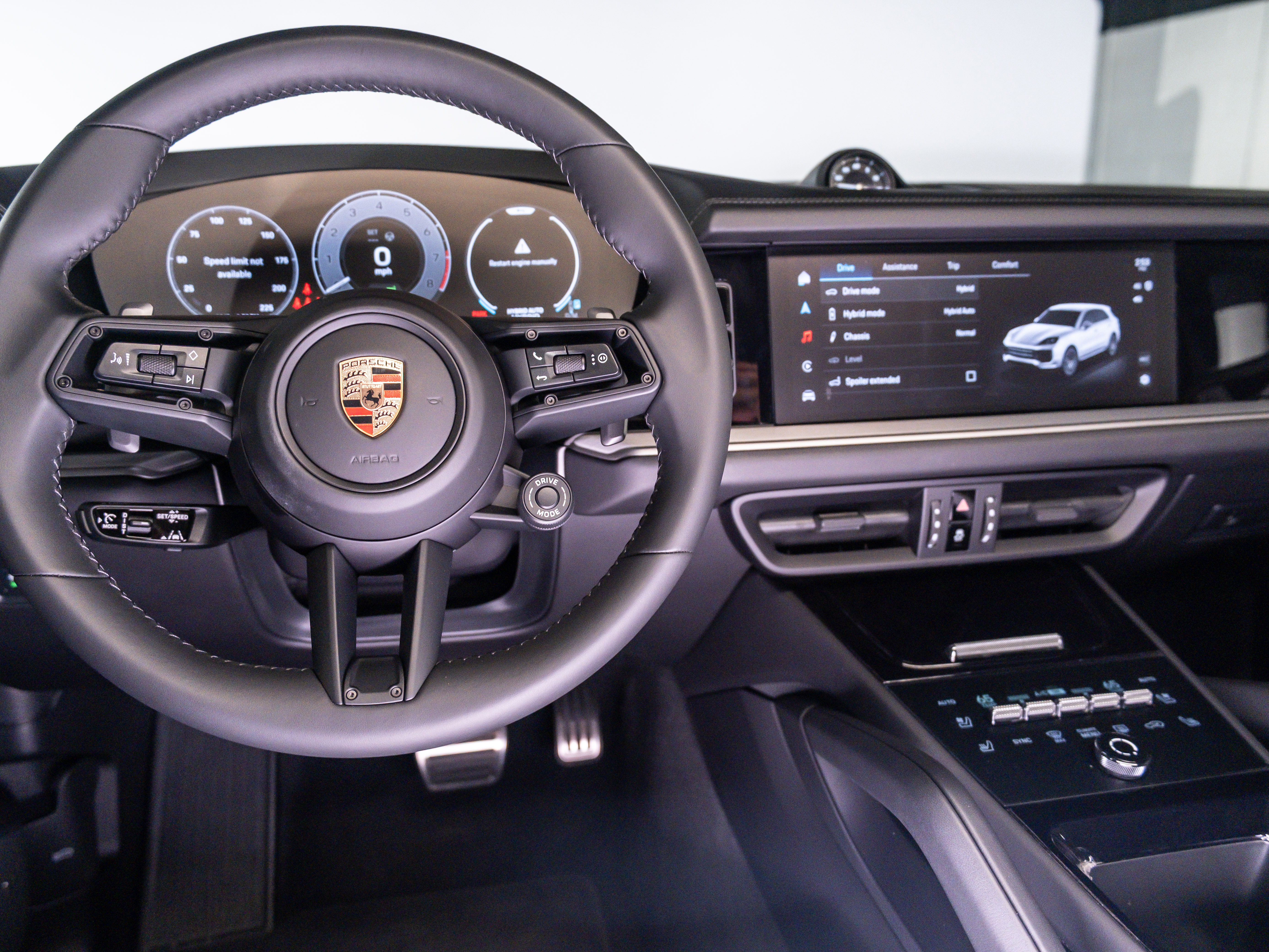 2024 Porsche Cayenne E-Hybrid Turbo photo 18