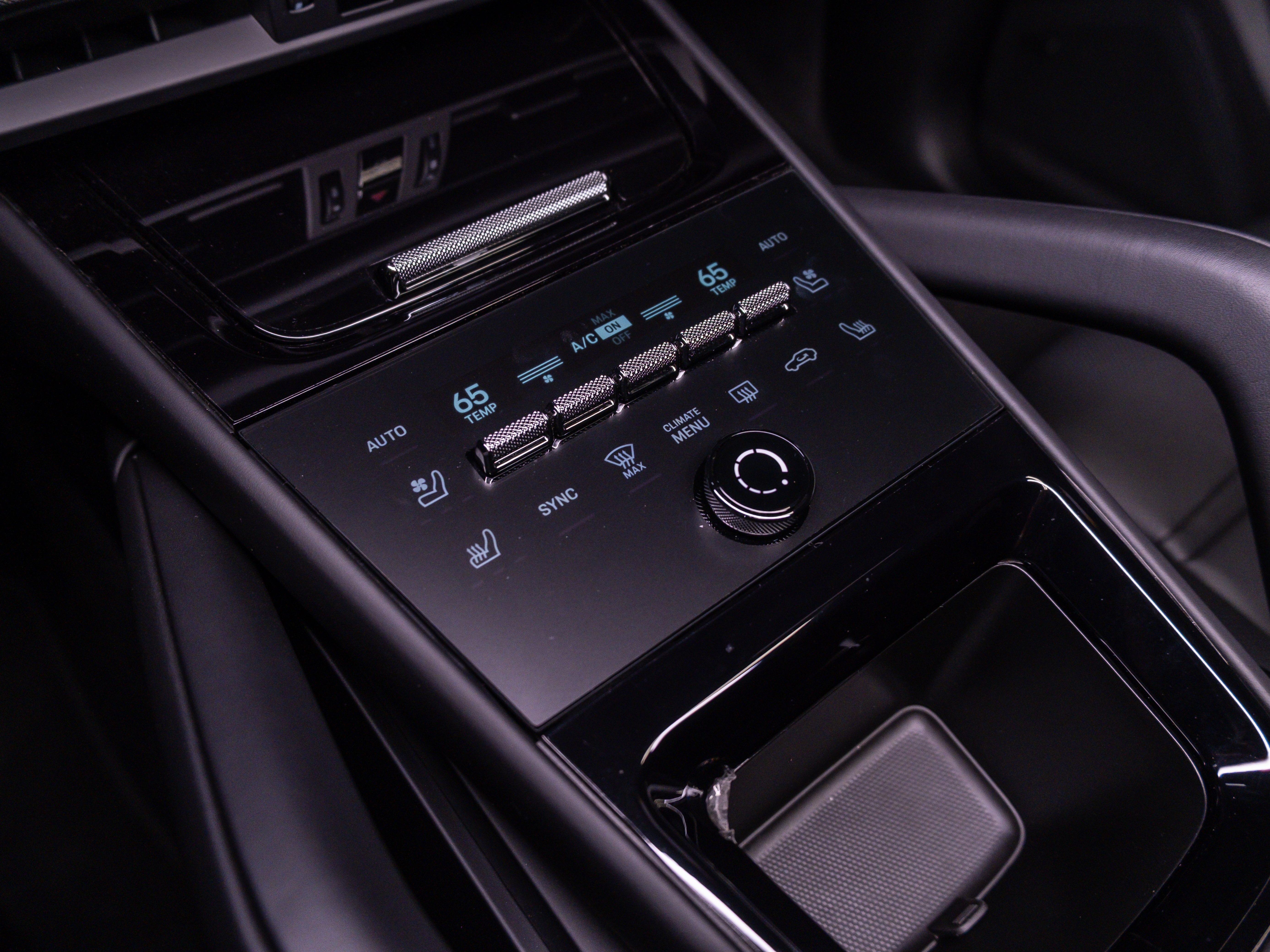 2024 Porsche Cayenne E-Hybrid Turbo photo 22