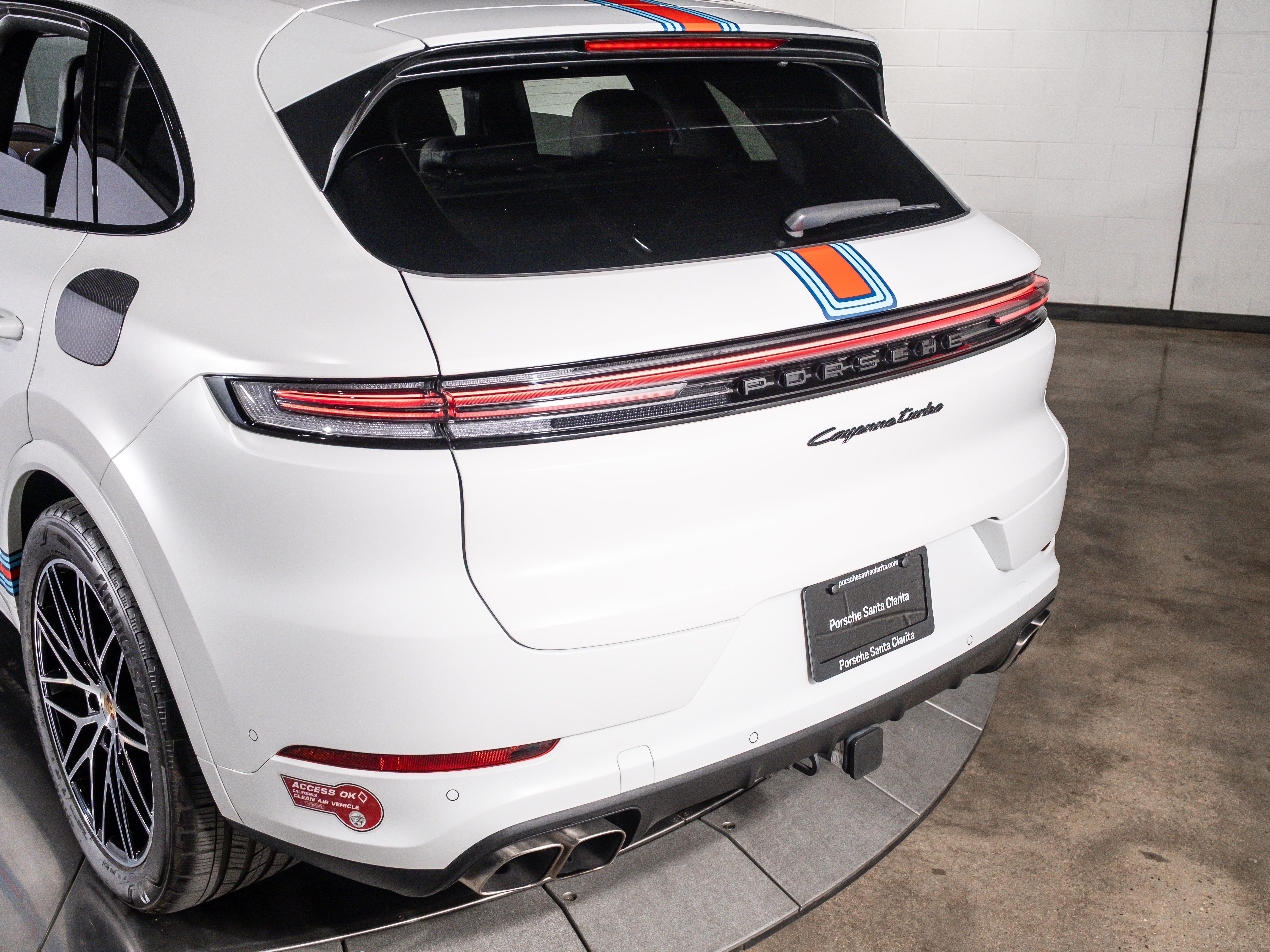 2024 Porsche Cayenne E-Hybrid Turbo photo 27