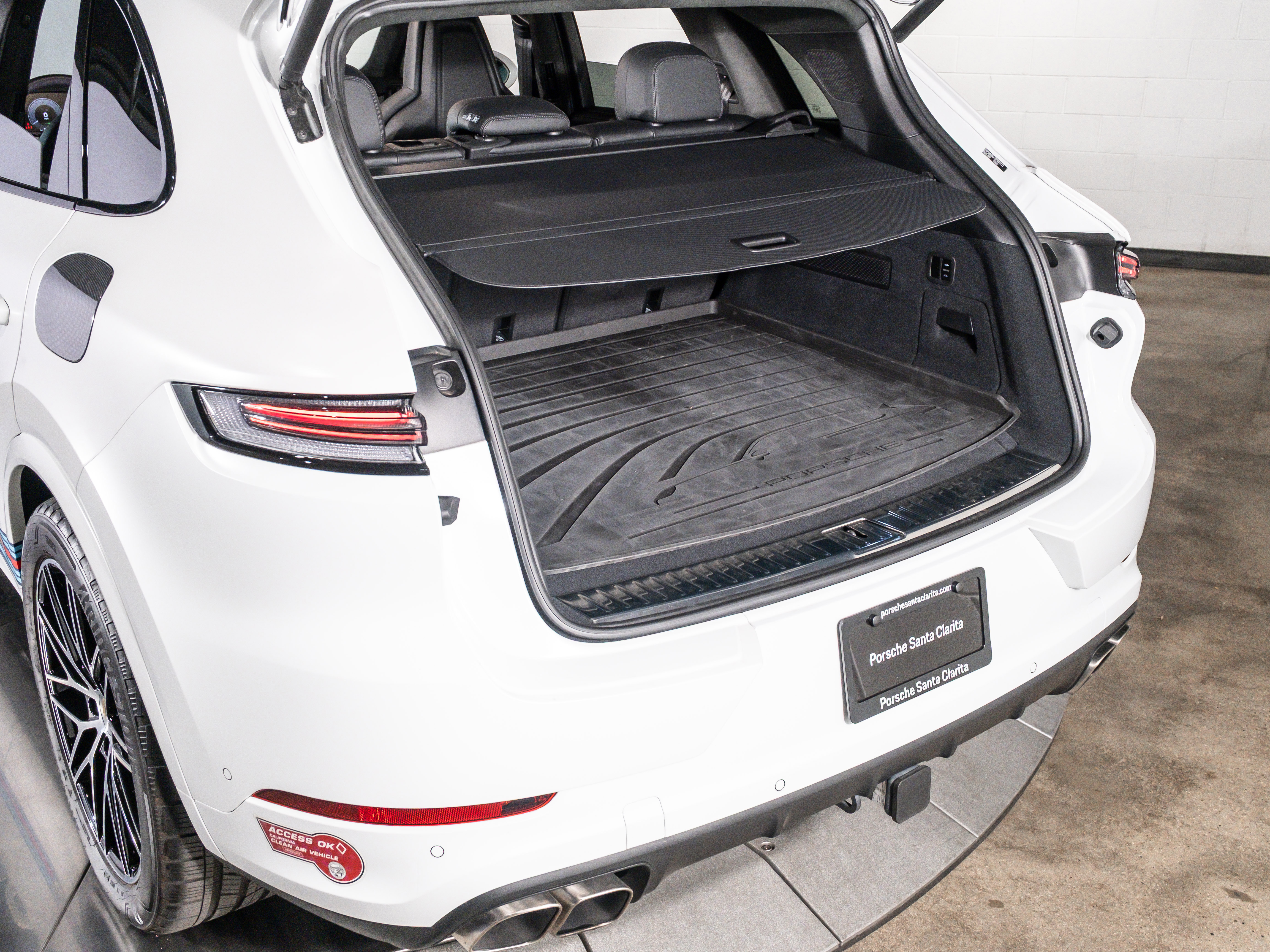 2024 Porsche Cayenne E-Hybrid Turbo photo 29