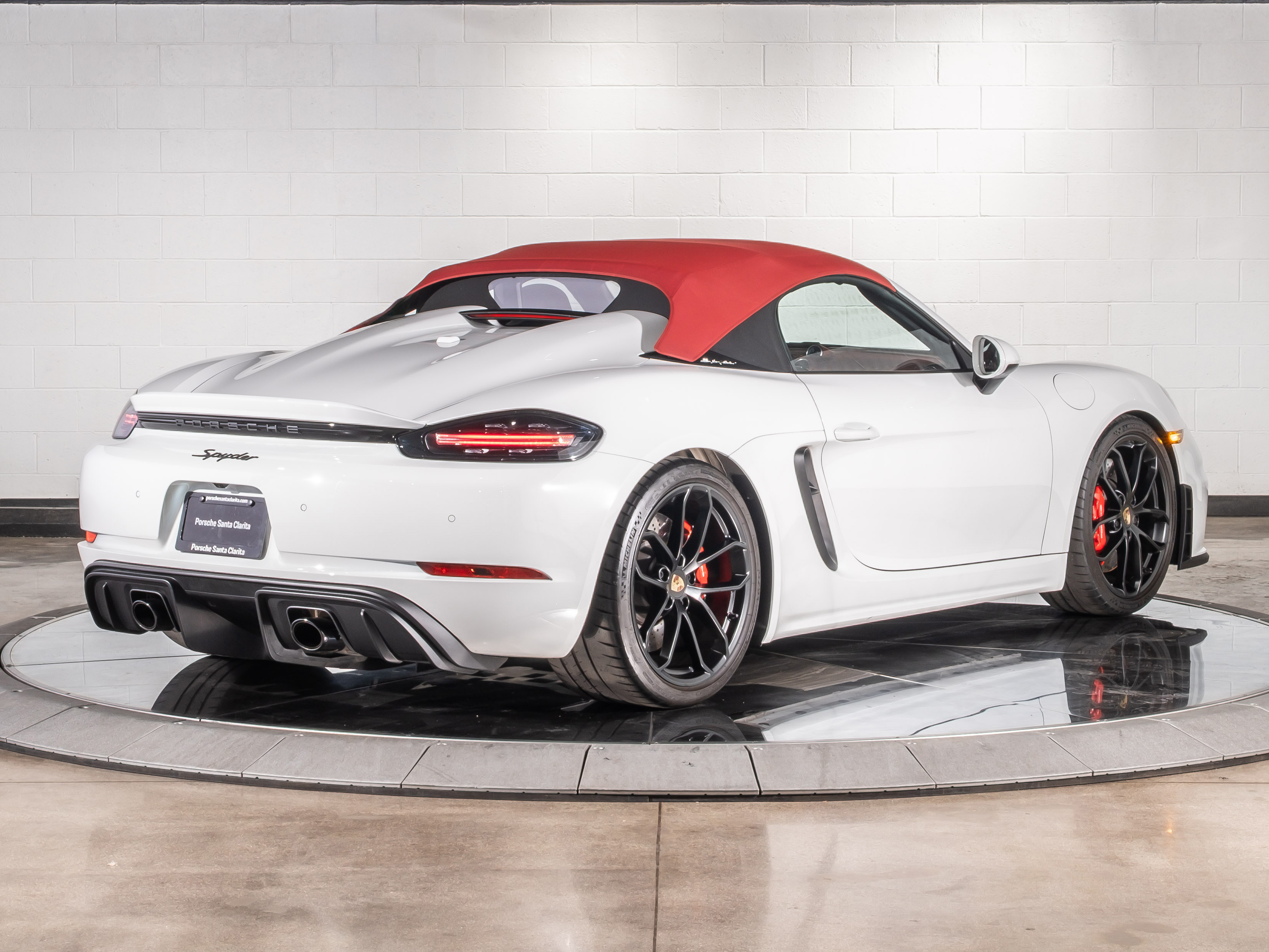 2023 Porsche Boxster Spyder photo 9