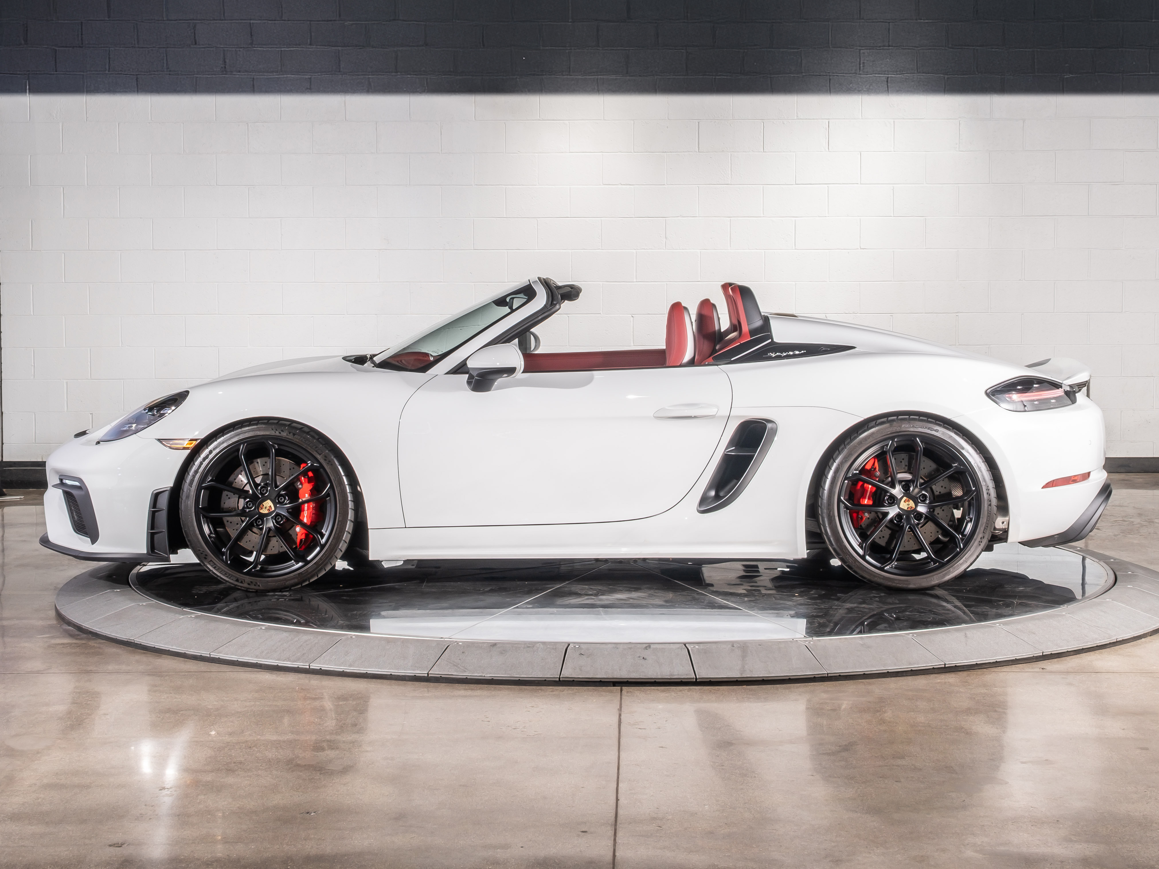 2023 Porsche Boxster Spyder photo 12
