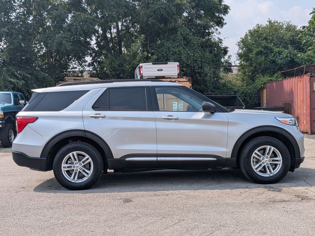 2023 Ford Explorer XLT photo 2