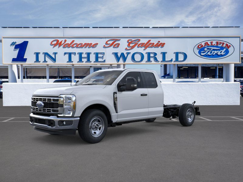 2025 Ford F-350 XL photo 4