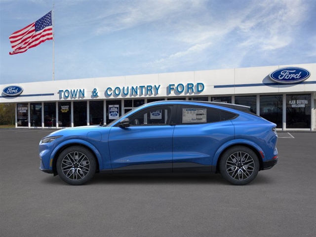 2025 Ford Mustang Mach-E Premium photo 3