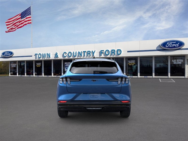 2025 Ford Mustang Mach-E Premium photo 4