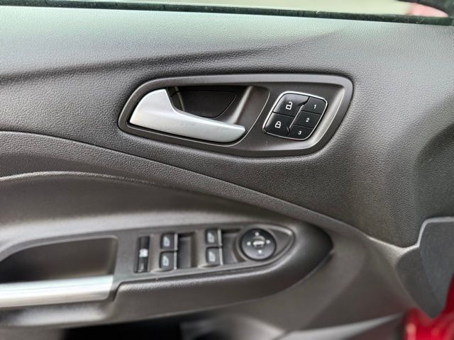 2013 Ford Escape SEL photo 11