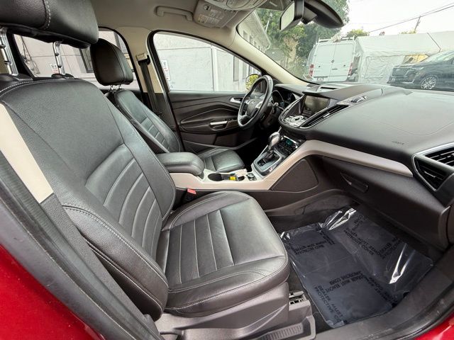 2013 Ford Escape SEL photo 22