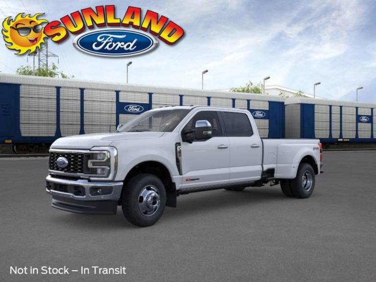 2025 Ford Super Duty F-350 DRW LARIAT 4WD CREW Cab 8' BO