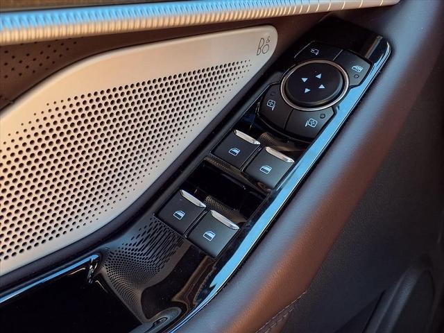 2025 Ford Explorer Platinum photo 17