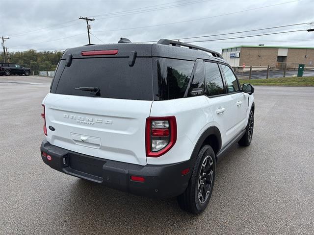 2025 Ford Bronco Sport Outer Banks photo 3