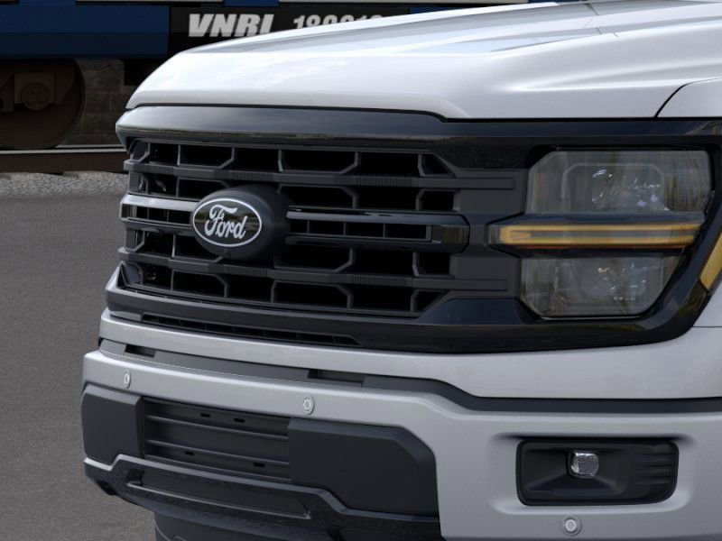 2025 Ford F-150 XLT photo 17