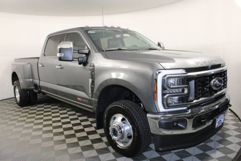 2025 Ford Super Duty F-350 DRW LARIAT