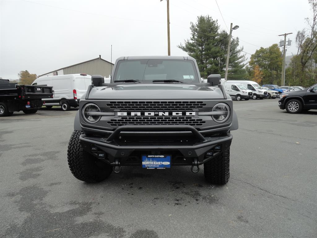 2025 Ford Bronco Badlands photo 2