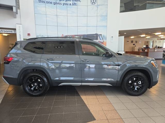 2025 Volkswagen Atlas 2.0T Peak Edition
