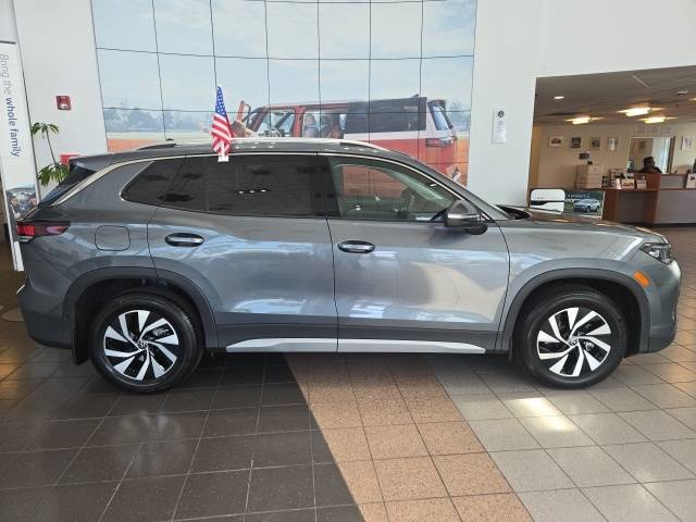 2025 Volkswagen Tiguan 2.0T S