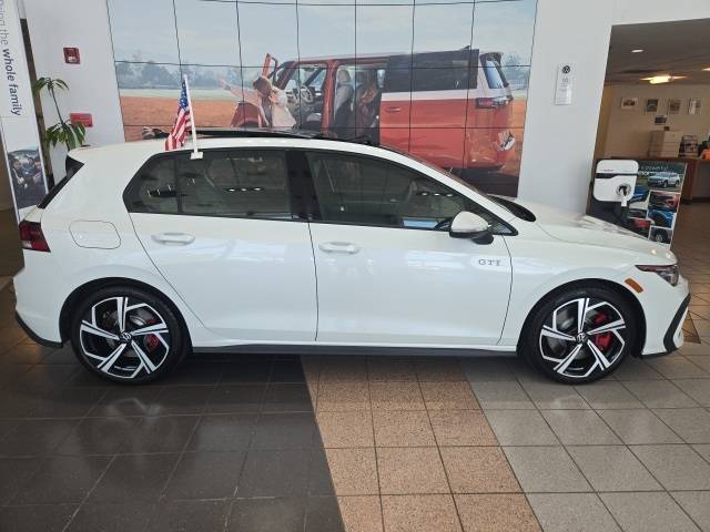 2025 Volkswagen Golf GTI 2.0T SE