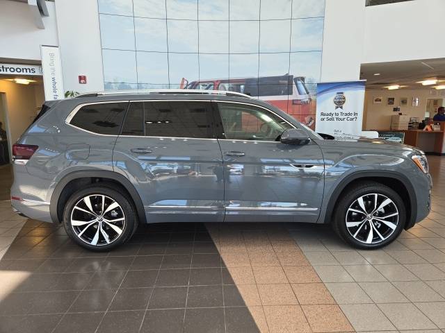 2025 Volkswagen Atlas 2.0T SEL Premium R-Line