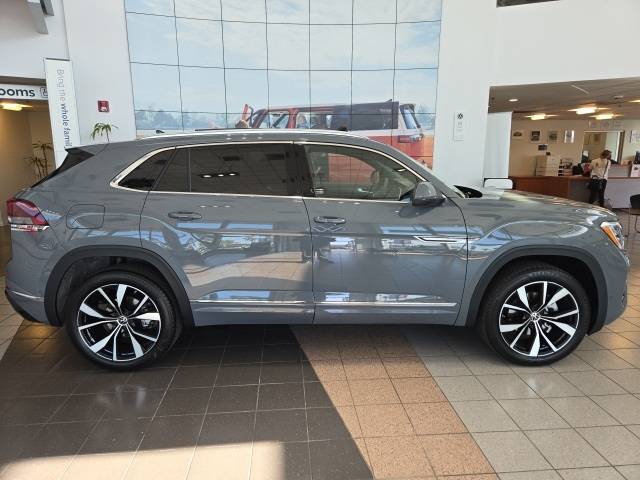 2025 Volkswagen Atlas Cross Sport 2.0T SEL Premium R-Line