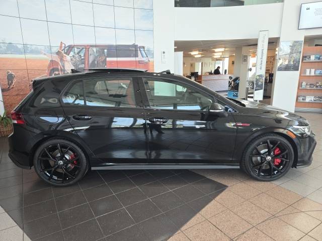 2024 Volkswagen Golf GTI SE